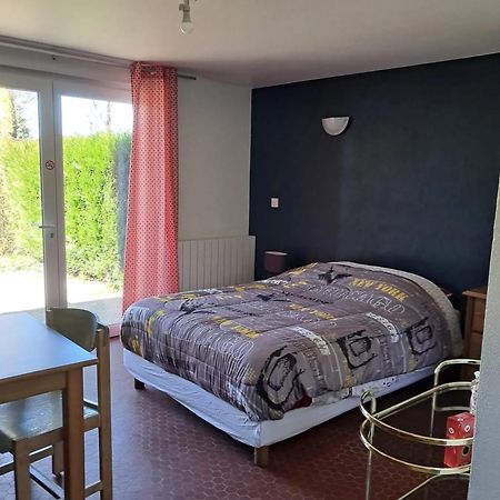 Studio Charmant A Treignac Avec Terrasse De 22 M² 外观 照片